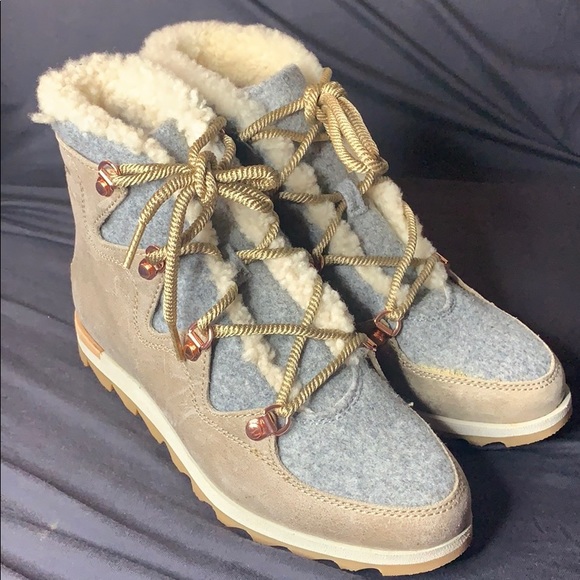 sorel sneakchic alpine holiday boot